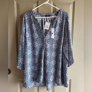 Ladies new with tags size 3XL top from Tahari. Blue, white and pink colors.